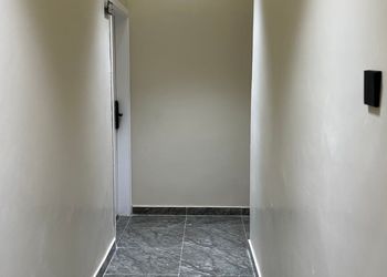 استديو بسرير ماستر وجلسة جانبية