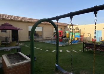 شاليه بمسبح وألعاب مائية 