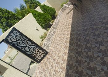 شاليه كبير بمسبح 
