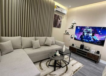 استديو بسرير ماستر وجلسة جانبية