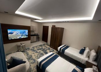 استديو بأثاث مريح وبسيط 