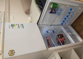 استديو بسرير ماستر وجلسة جانبية 
