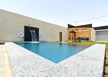 شاليه بمسطح اخضر