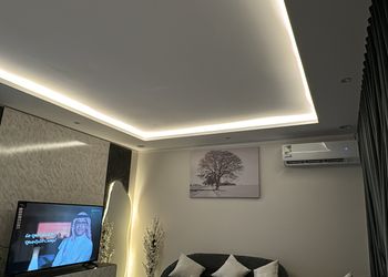 استديو بسرير ماستر وجلسة جانبية