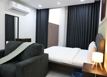 استديو بأثاث مريح وبسيط 