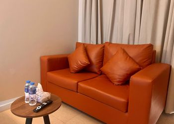 استديو بسرير ماستر وجلسة جانبية
