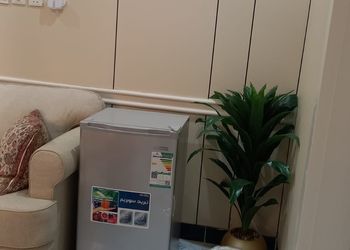 شقة بغرفة معيشة وغرفة نوم 