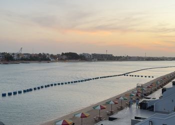 شاليه بمجلس وغرف نوم ومسبح