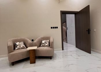 شقة بثلاث غرف نوم