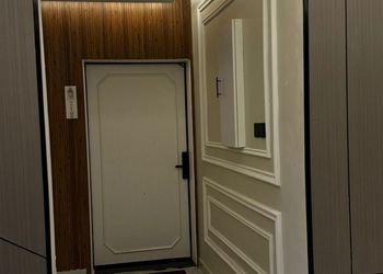 استديو بأثاث مريح وبسيط 
