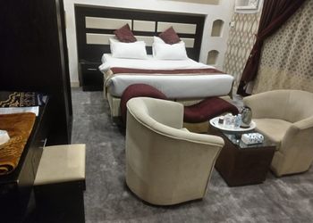 استديو بسرير ماستر وجلسة جانبية 