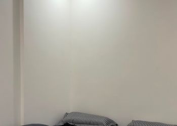 استديو بسرير ماستر وجلسة جانبية 