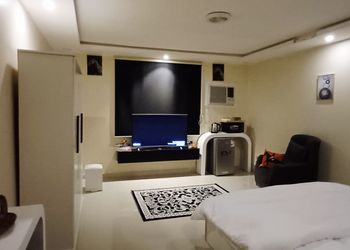 استديو بسرير ماستر