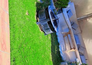 شاليه بجلسة خارجيه ومسطح اخضر في قرطبه