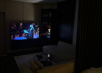 استديو بسرير ماستر وجلسة 