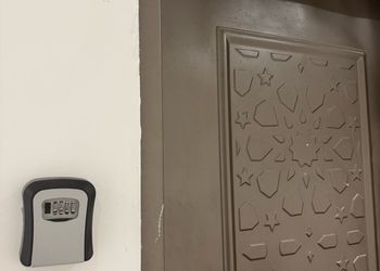 شقة بدخول ذاتي وغرفة نوم 