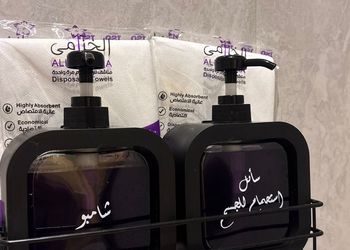 شقة بغرفة معيشة وغرفة نوم 