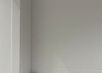 استديو بسرير ماستر وجلسة جانبية