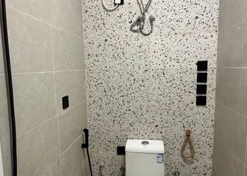 استديو بأثاث مريح وبسيط 