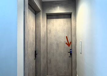 شقة بغرفة معيشة وغرفتين نوم 