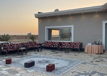 مزرعة بمناظر خلابة وجلسة خارجية 