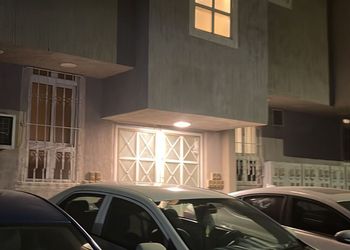 شقة بغرفتين نوم وصالة 