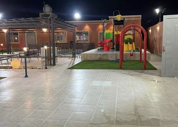 شاليه بمسبح وألعاب مائية