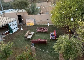 مزرعة ببيت شعر وجلسة خارجية