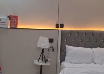 غرفة سرير ماستر بدورة مياة