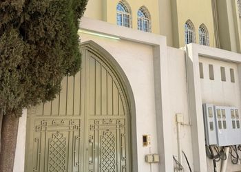 شقة بغرفتين نوم وأثاث مريح