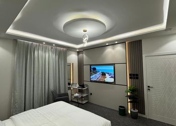 استديو بدخول ذاتي وتصميم هادئ 