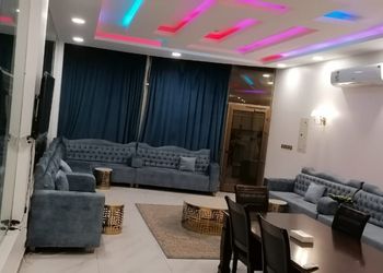 شاليه بصالة ومسبح داخلي