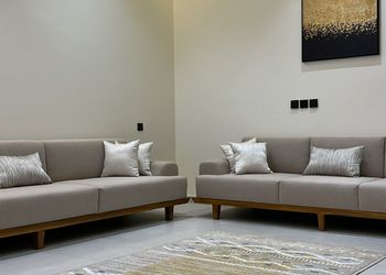 شاليه بصالة جلوس وألعاب أطفال 