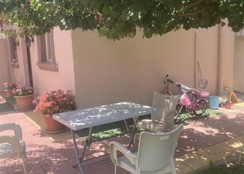 استراحة ومسطح اخضر 