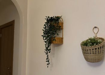 استديو بأثاث مريح وبسيط 