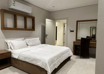 شقة بغرفتين نوم وصالة