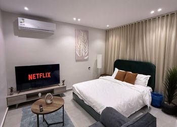 استديو بدخول ذاتي