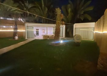 شاليه بجلسة خارجية وغرفة نوم 