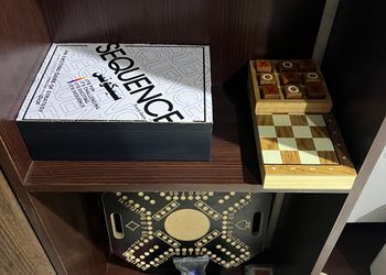 شقة ببلكونة مطلة ودخول ذاتي