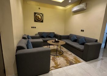 شقة بغرفة معيشة وغرفتين نوم 