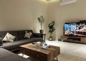 شقة بدخول ذكي وغرفة نوم وصالة