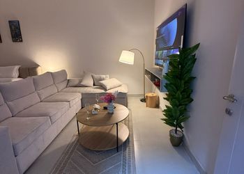 استديو بدخول ذاتي وتصميم هادئ 