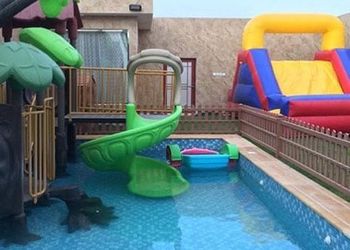 شاليه بمسطح اخضر