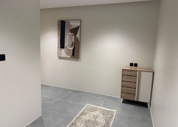 استديو هادئ بسرير ماستر 