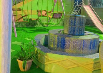 شاليه بمسطح اخضر والعاب اطفال 