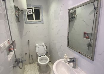 استديو بأثاث مريح وبسيط