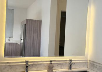 شاليه بمسطح اخضر وجلسة خارجية