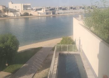 شاليه باطلاله على البحر