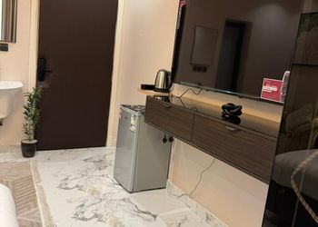 استديو بسرير ماستر وجلسة جانبية 