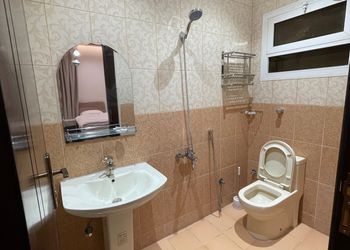 استديو بأسرة مفردة وأثاث مريح